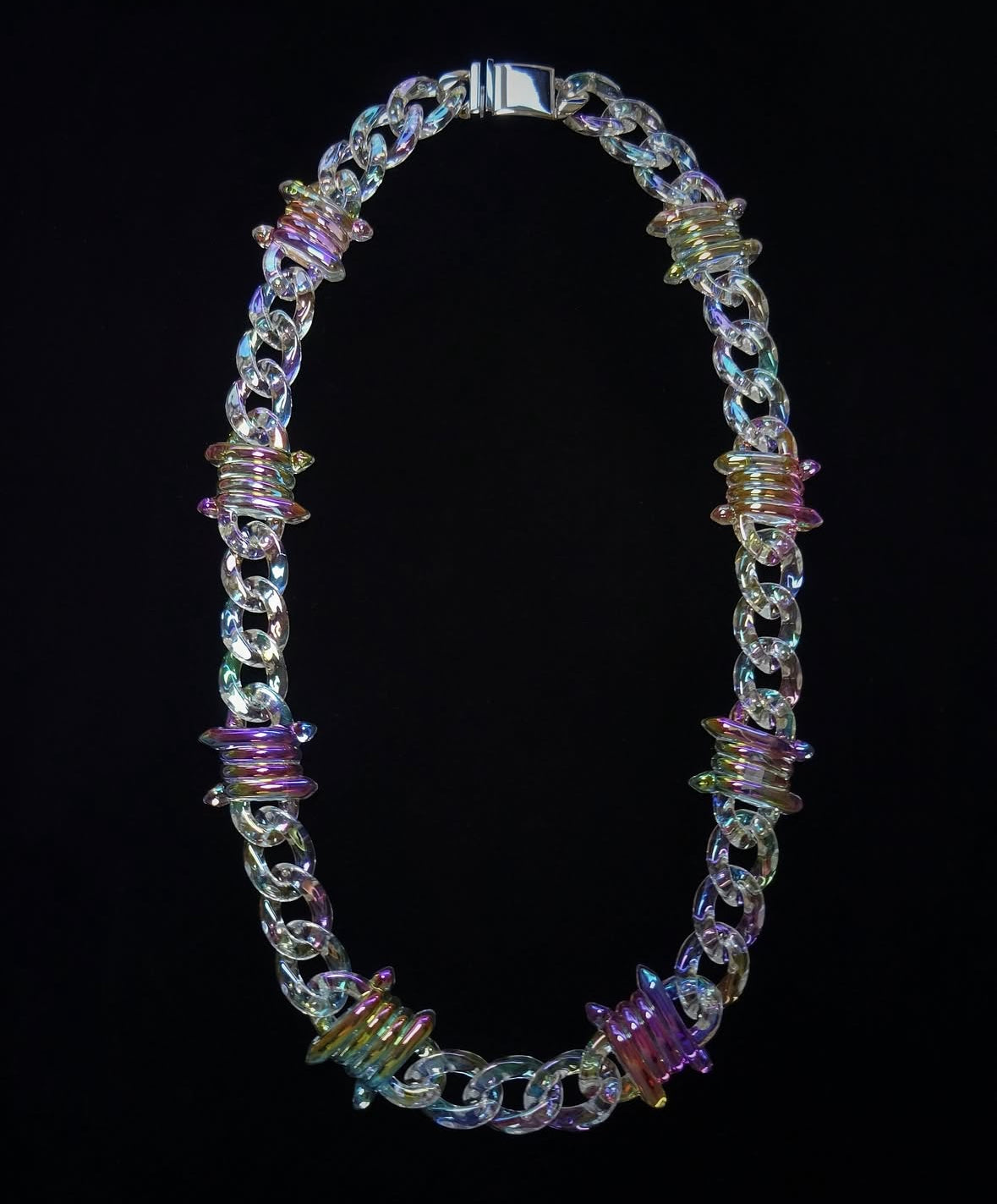 Iridescent barbed cuban